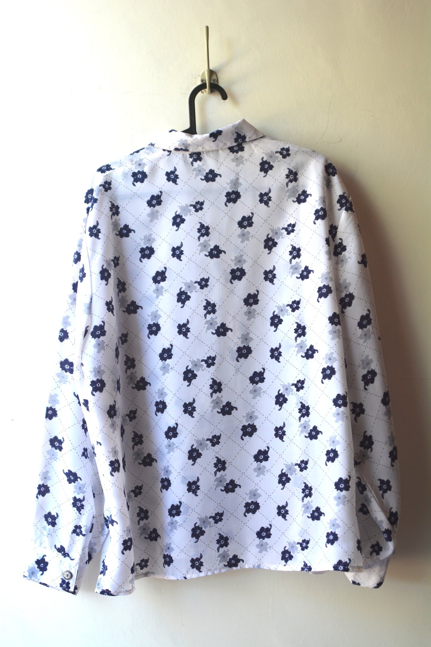 Nathan – Camicia Vintage Fiori Blu Navy su Bianco