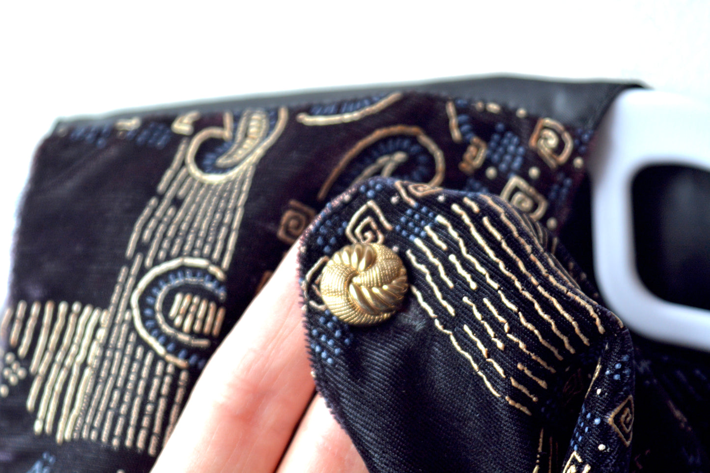 Gilet Vintage Paisley Nero e Oro