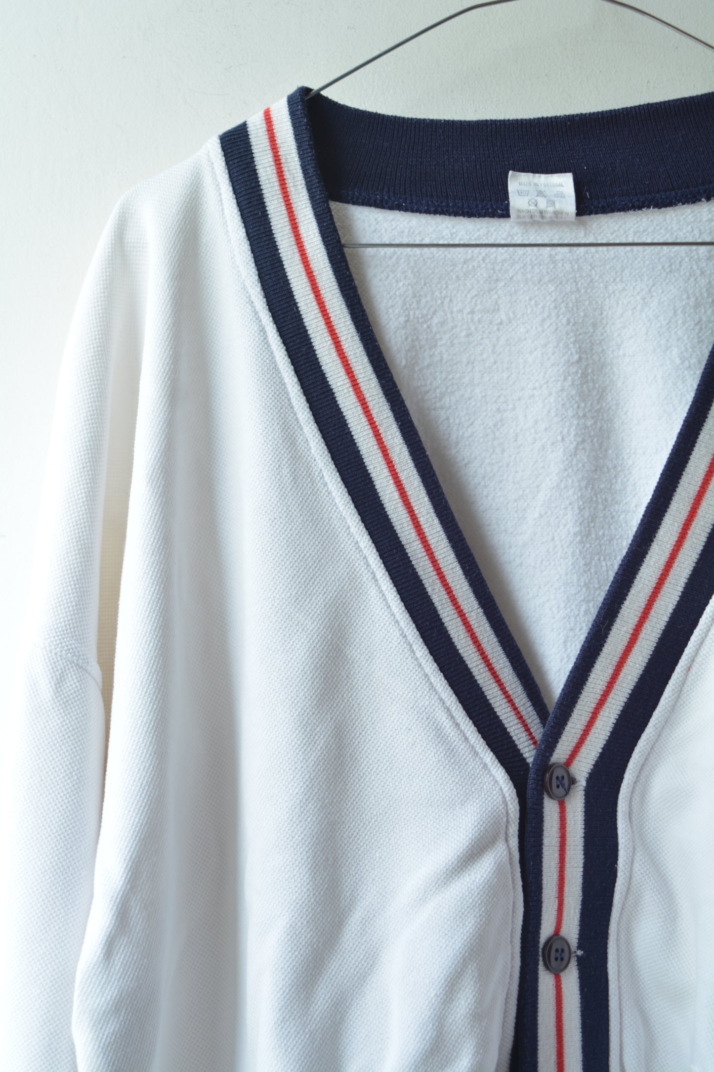 Cardigan Vintage Bianco con Profili Navy