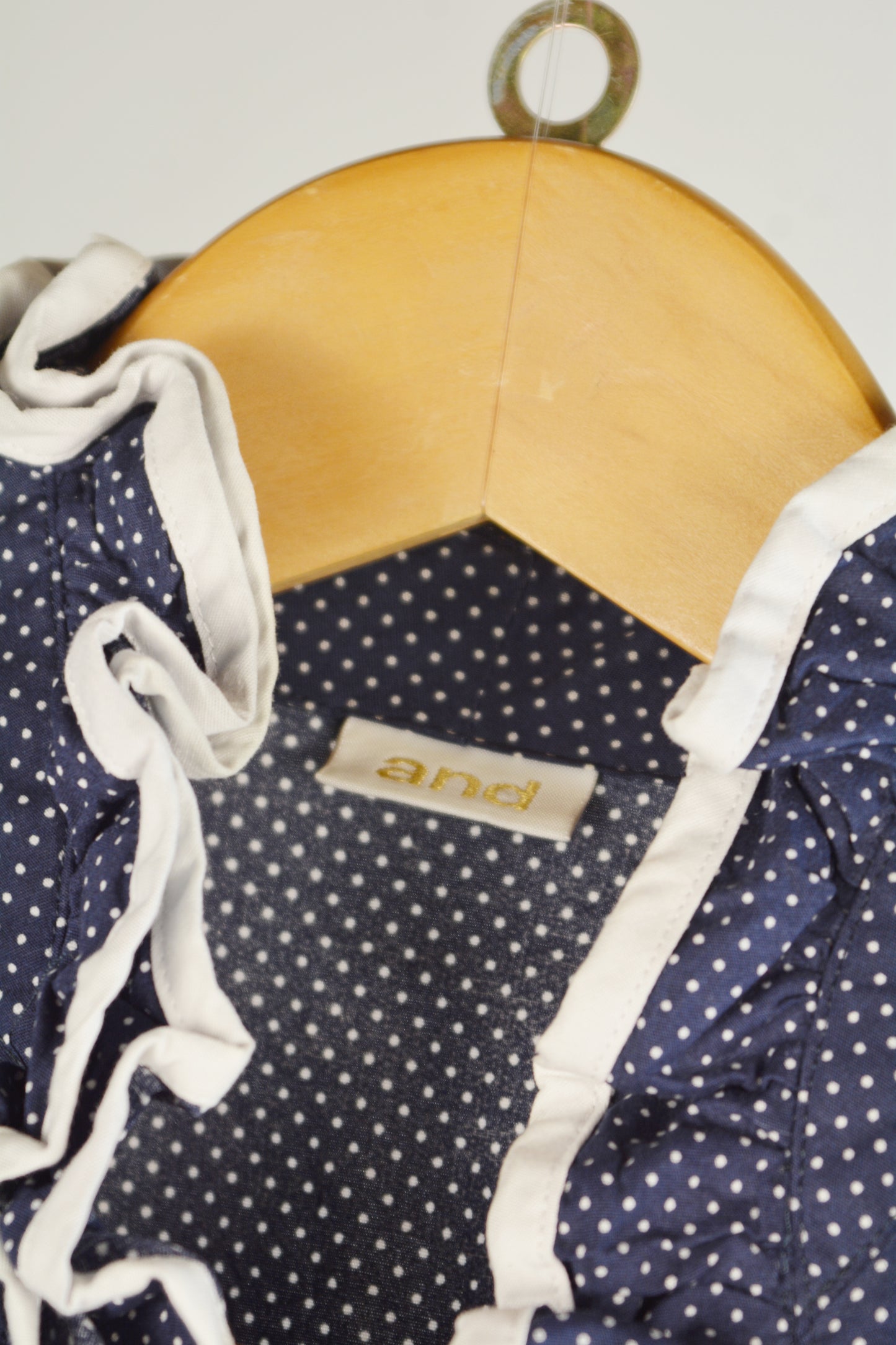 and Camicia Senza Maniche Pois Blu Navy — Rouches Bianchi — Vintage