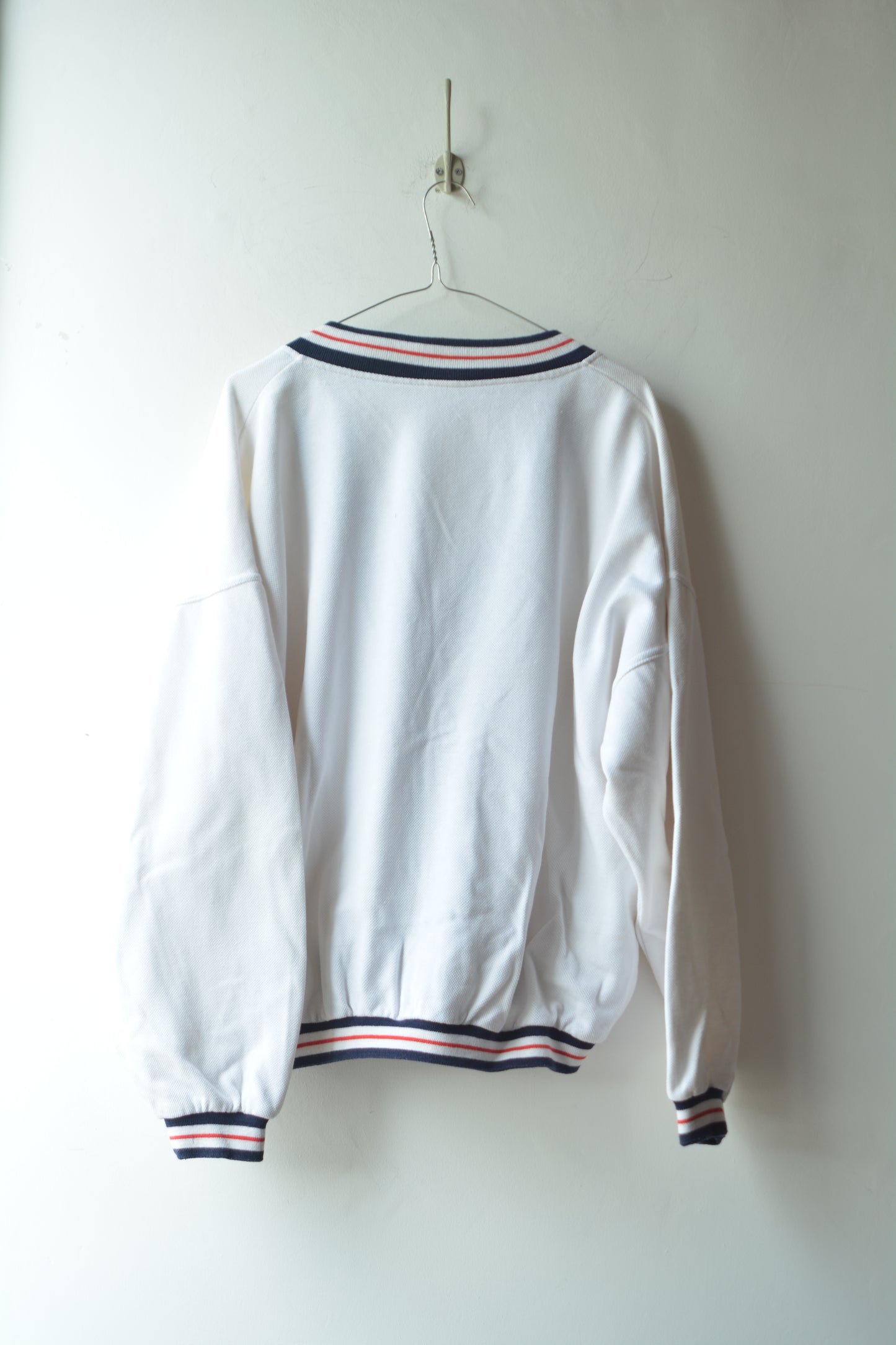 Cardigan Vintage Bianco con Profili Navy