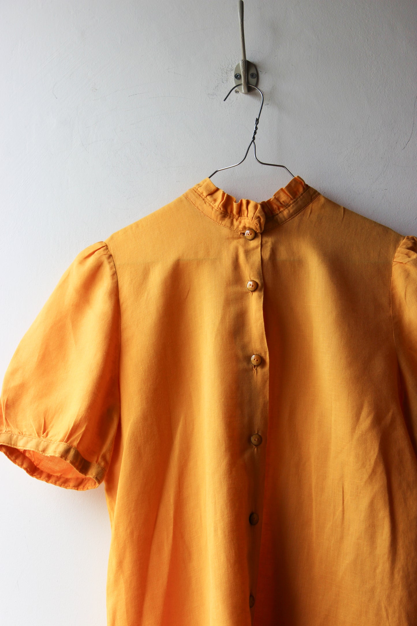 Camicia Vintage Gialla Senape con Colletto Arricciato