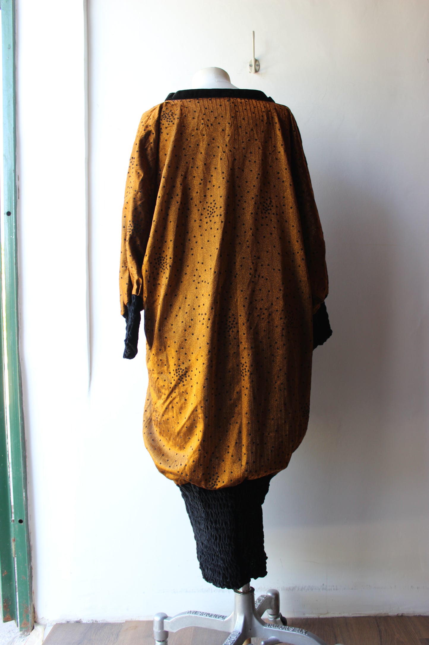 Tunica Vintage Oversize Ocra con Velluto Nero