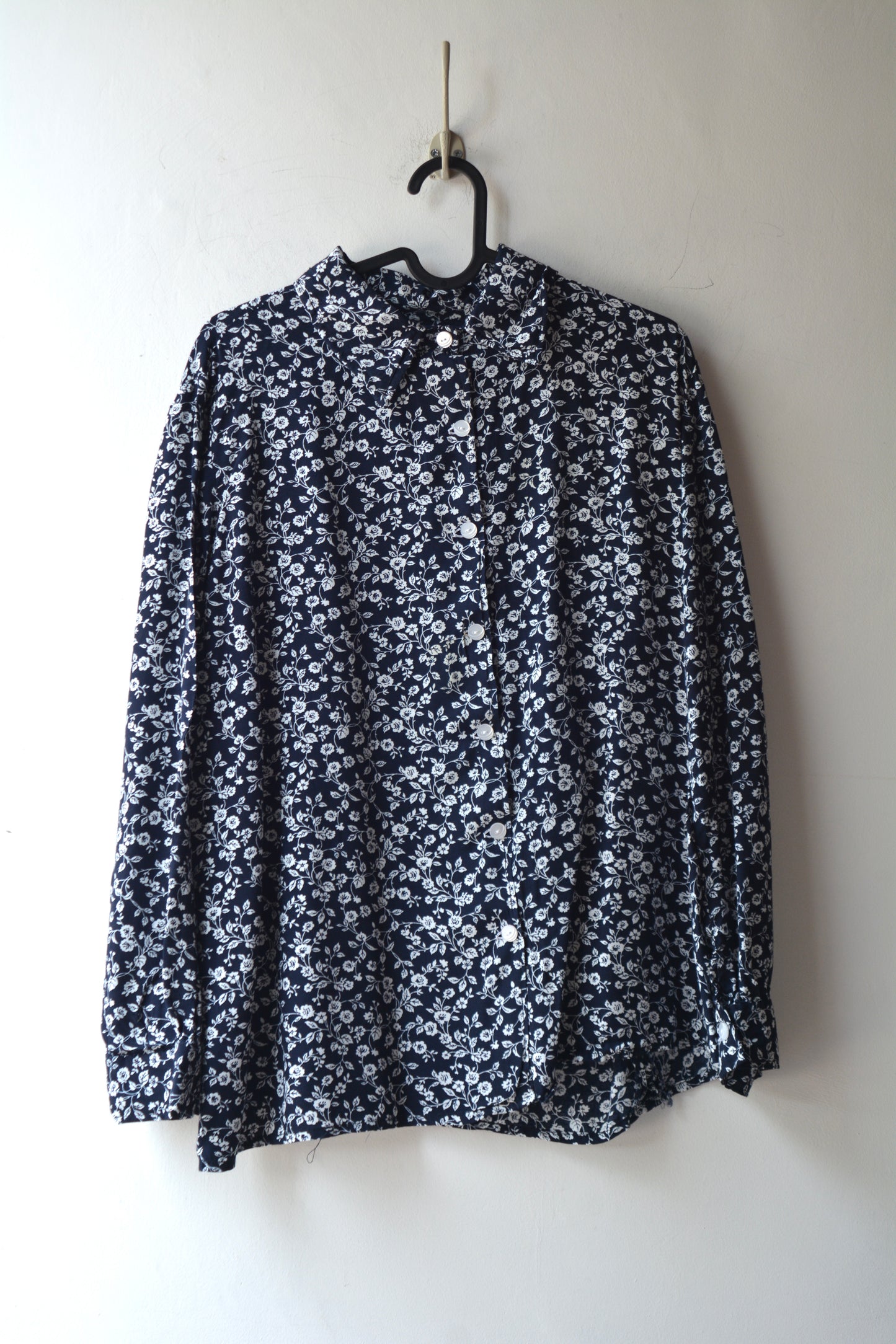Camicia Vintage Floreale Blu Navy – Maniche Lunghe