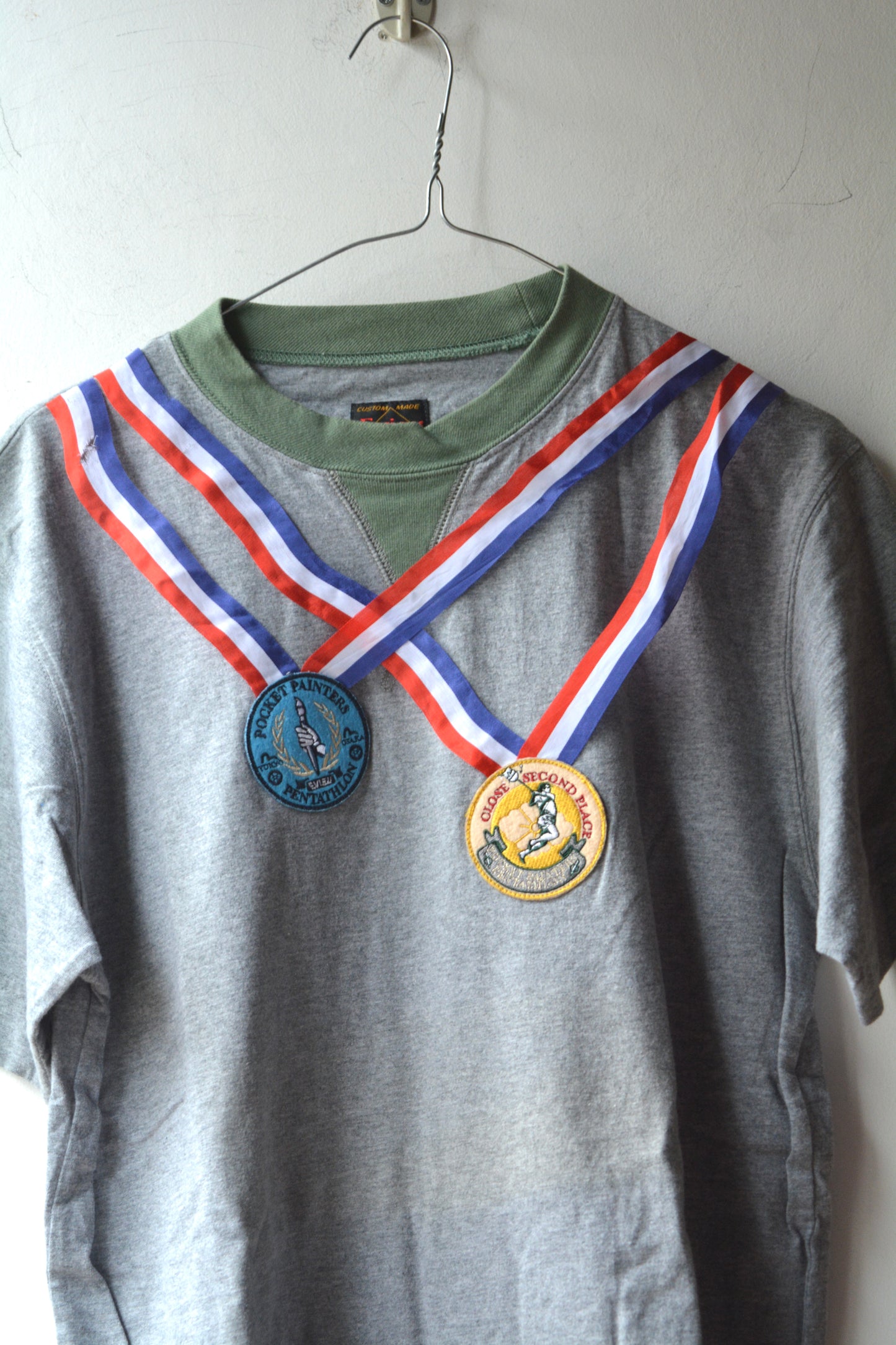 T-Shirt Vintage Evisu Custom Made con Patch Medaglie – Uomo