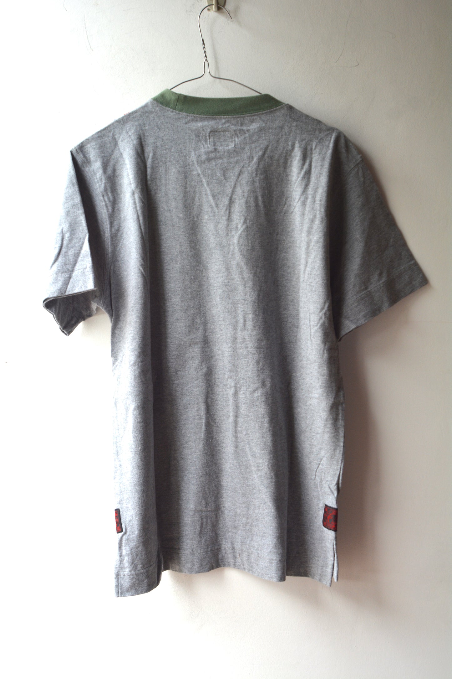 T-Shirt Vintage Evisu Custom Made con Patch Medaglie – Uomo