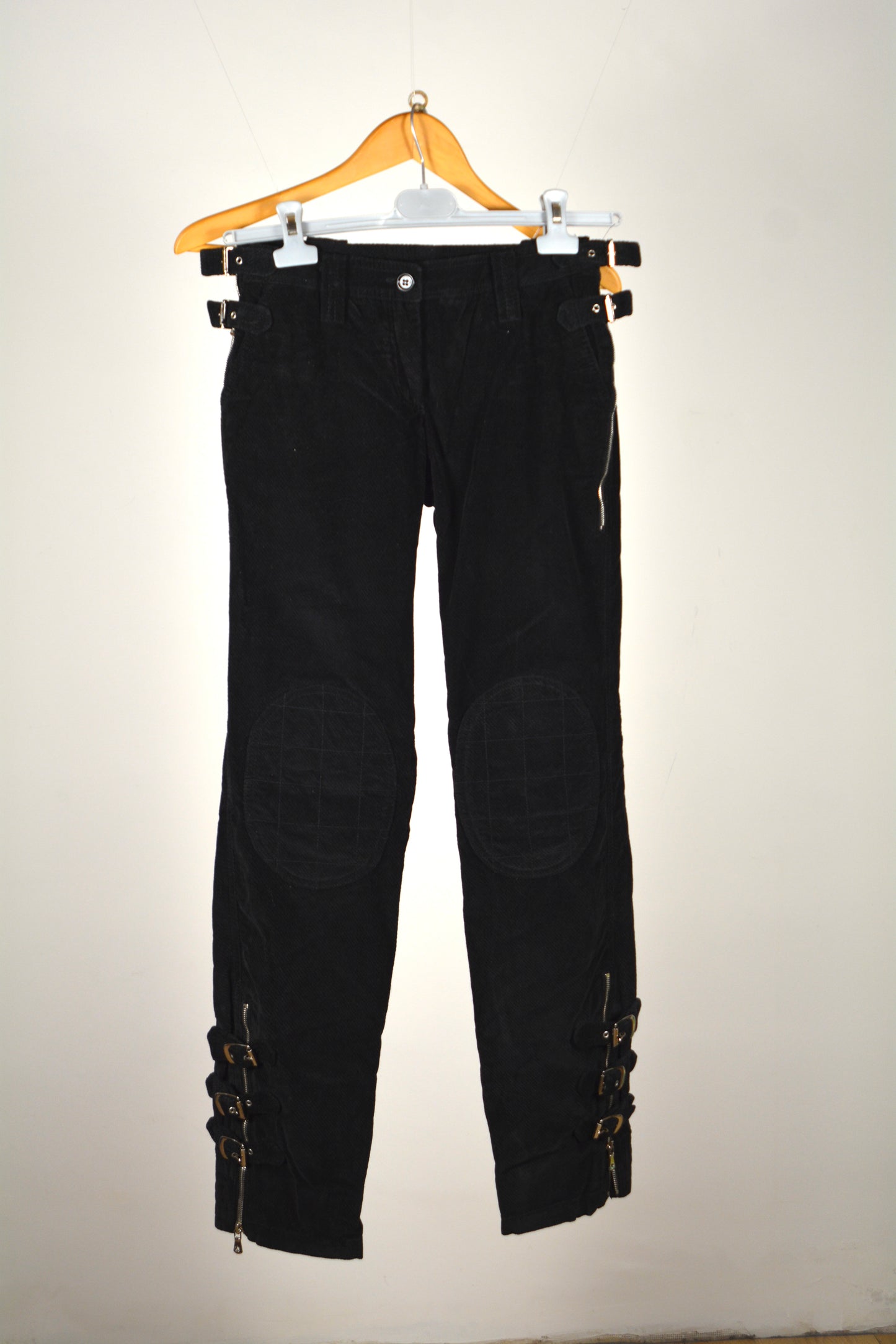 Pantaloni Vintage Dolce & Gabbana Neri con Fibbie e Zip – Taglia 40