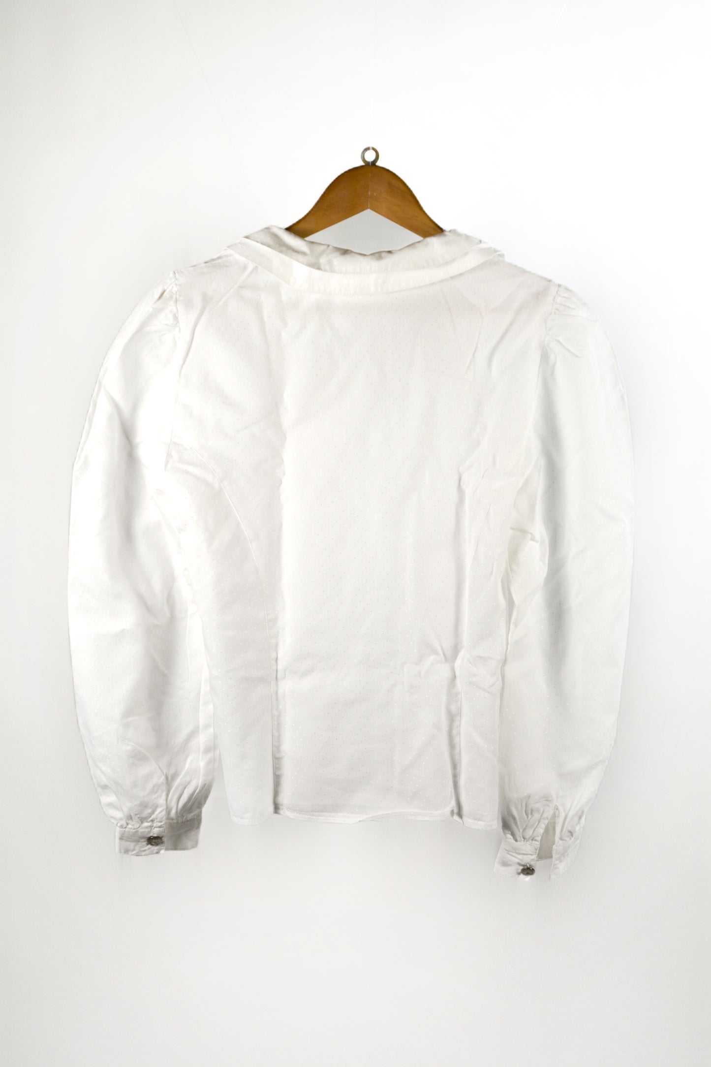 Camicia Vintage Bianca Glitter – Colletto Peter Pan e Bottoni Gioiello
