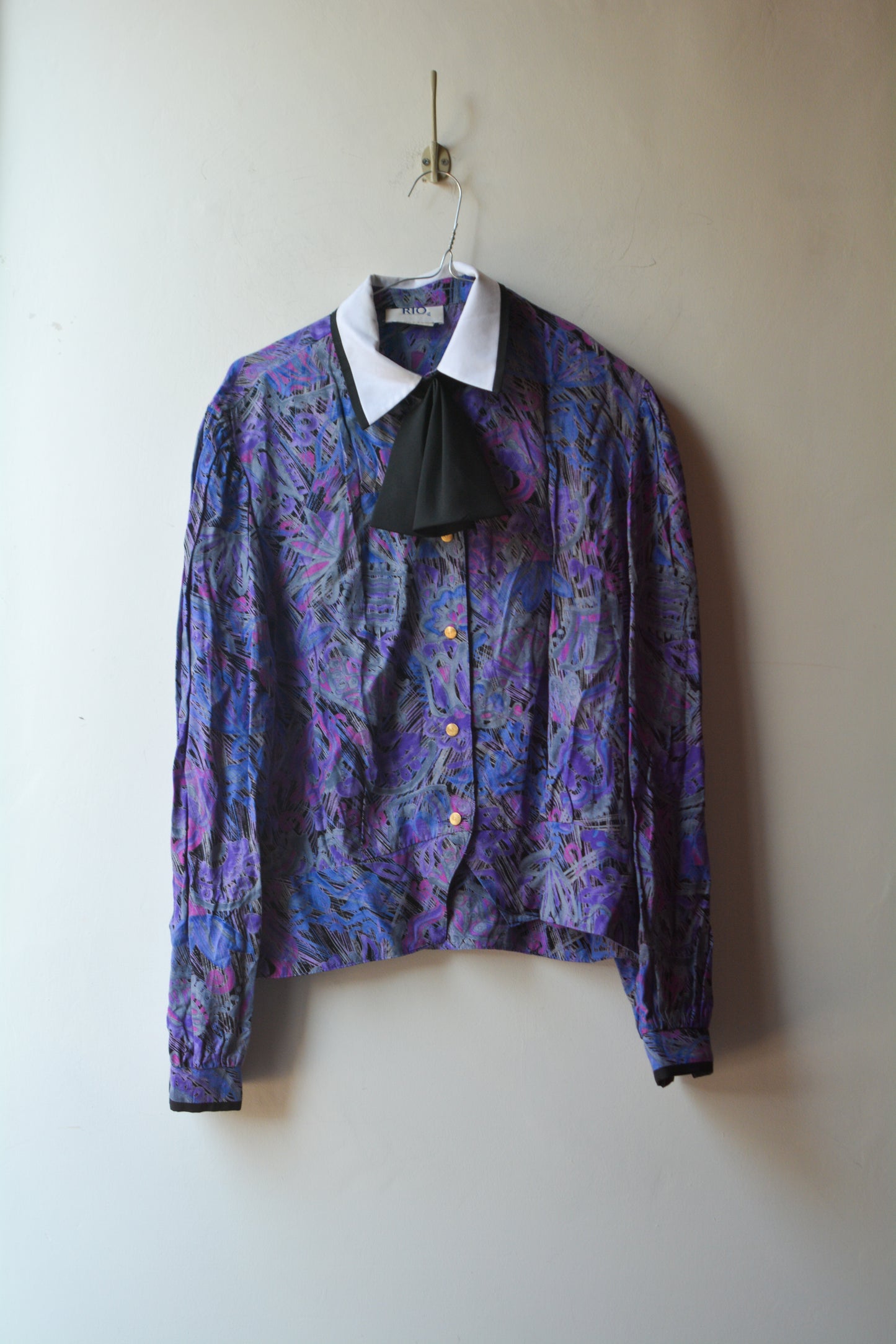 Rio — Blusa Fantasia Viola Anni '80 con Fiocco Nero