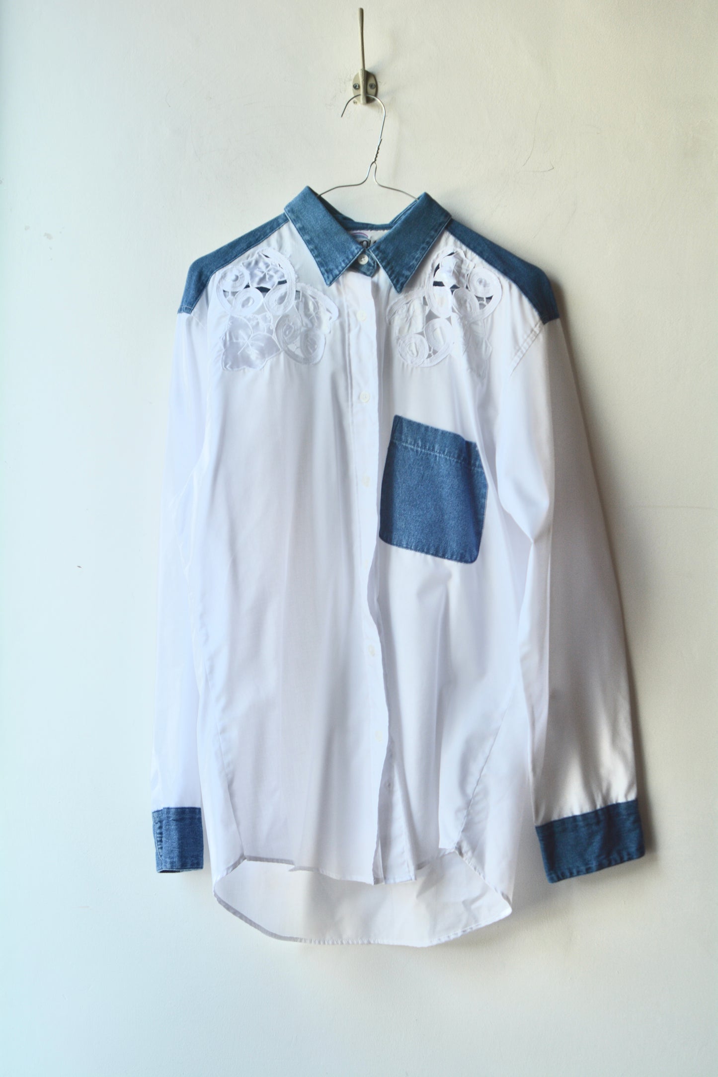 Las Olas Camicia Bianca Denim Ricamo Sangallo — Taglia S/M