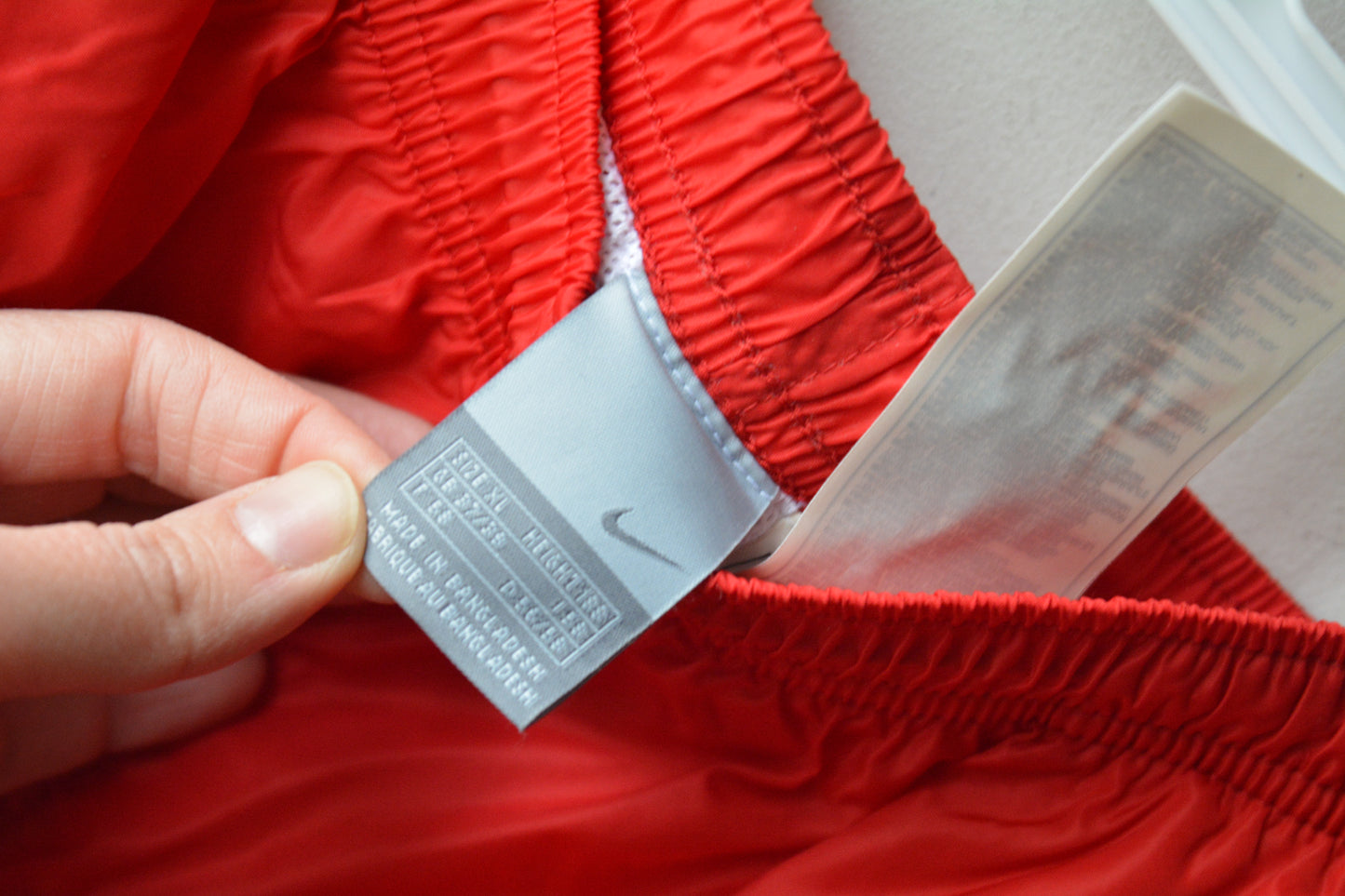 Nike Vintage Nylon Track Pants – Rosso Arancio Taglia M