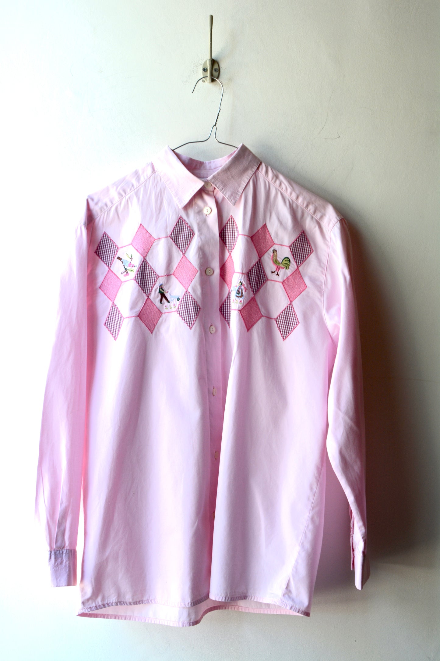 Camicia Vintage Stefanel Rosa con Ricami Naïf e Applicazioni Vichy