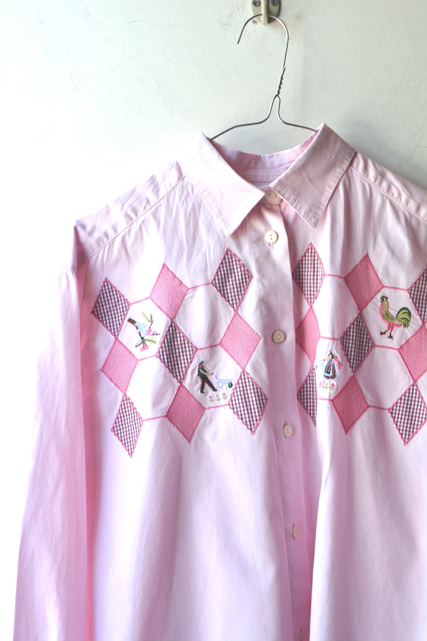 Camicia Vintage Stefanel Rosa con Ricami Naïf e Applicazioni Vichy