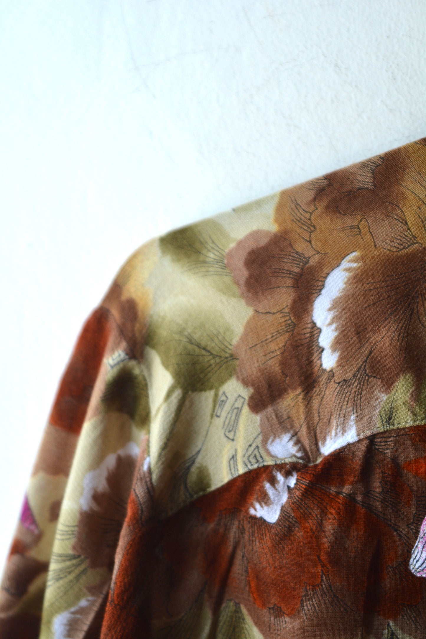 Camicia Vintage in Viscosa Stampa Floreale Orientale – Anni '70