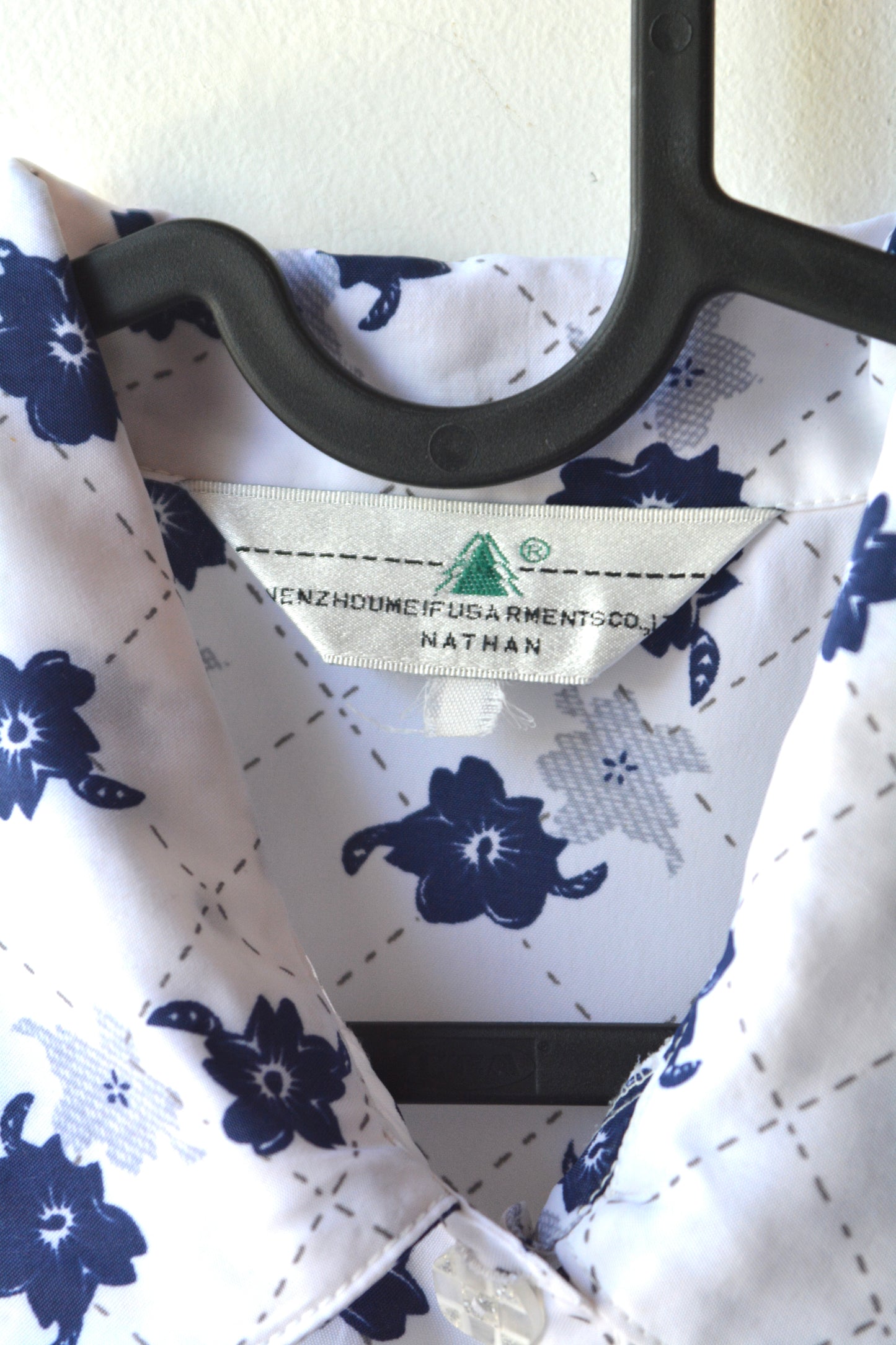 Nathan – Camicia Vintage Fiori Blu Navy su Bianco