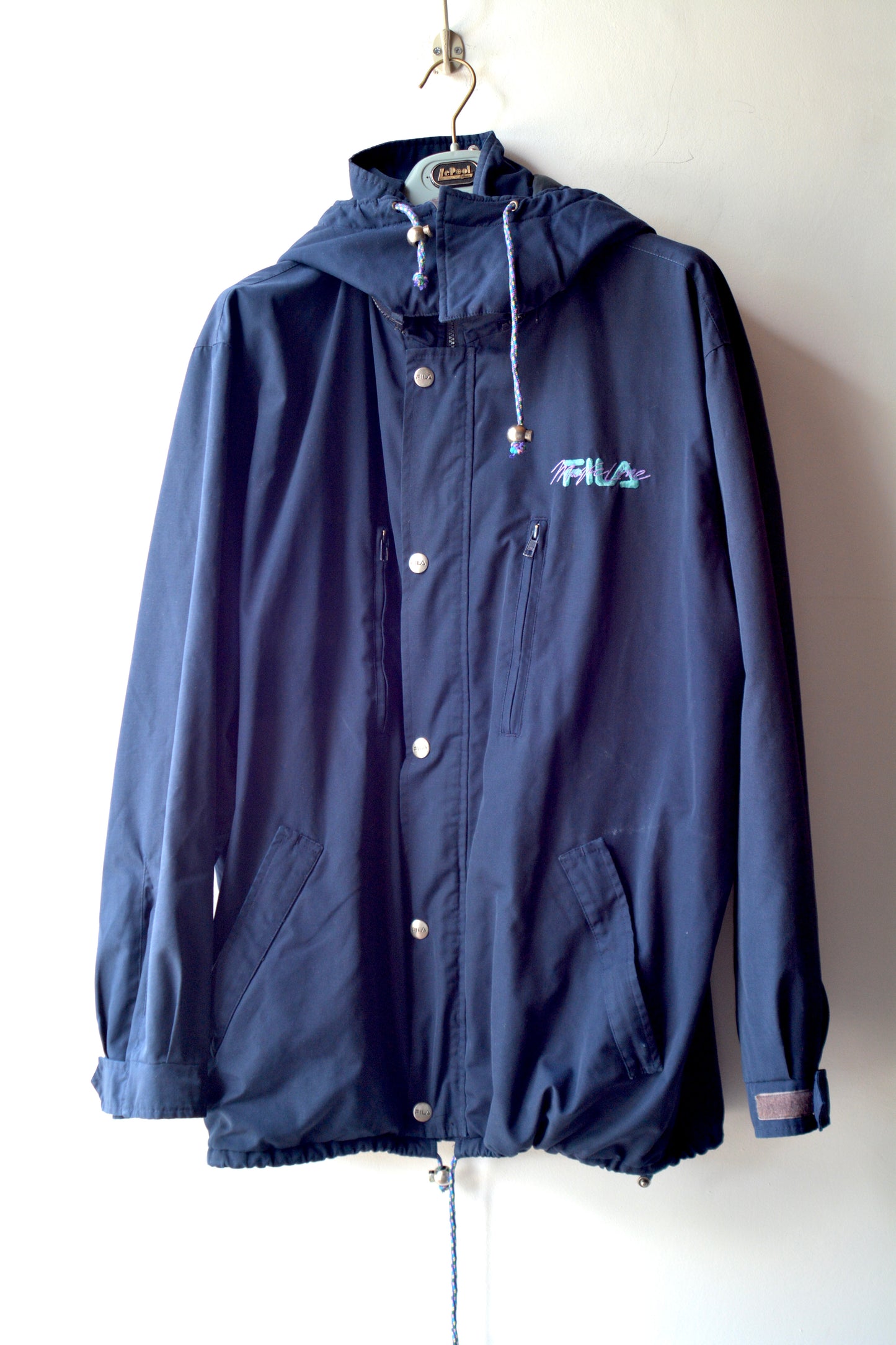 Fila – Giacca a Vento Vintage Anni '90 Blu Navy con Cappuccio