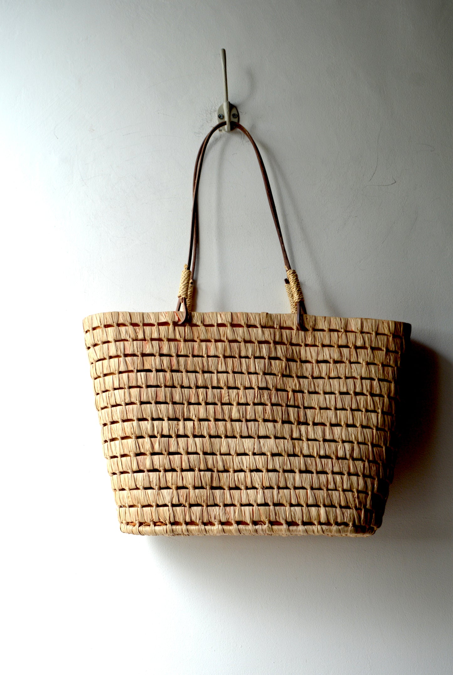 Borsa Tote Artigianale in Rafia e Cuoio – Stile Mediterraneo