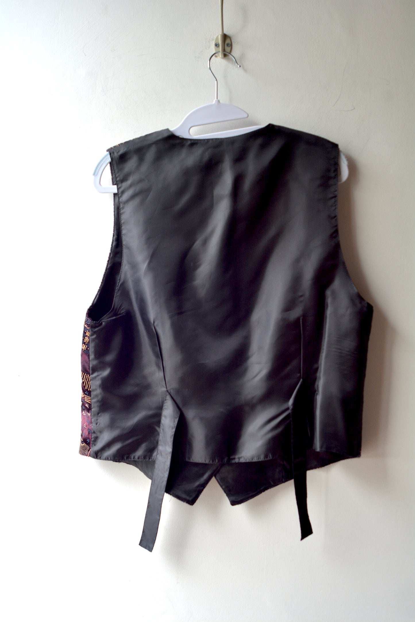 Gilet Vintage Paisley Nero e Oro