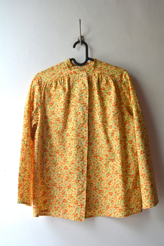 Camicia Vintage Floreale Gialla – Collo Coreana Bottoni Madreperla