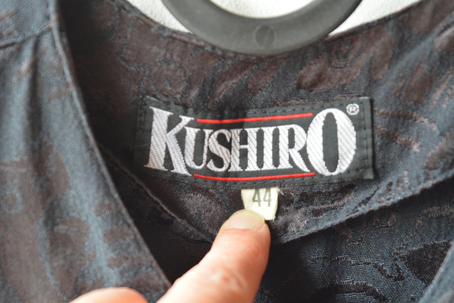 Blusa Vintage Kushiro Jacquard Paisley Nera