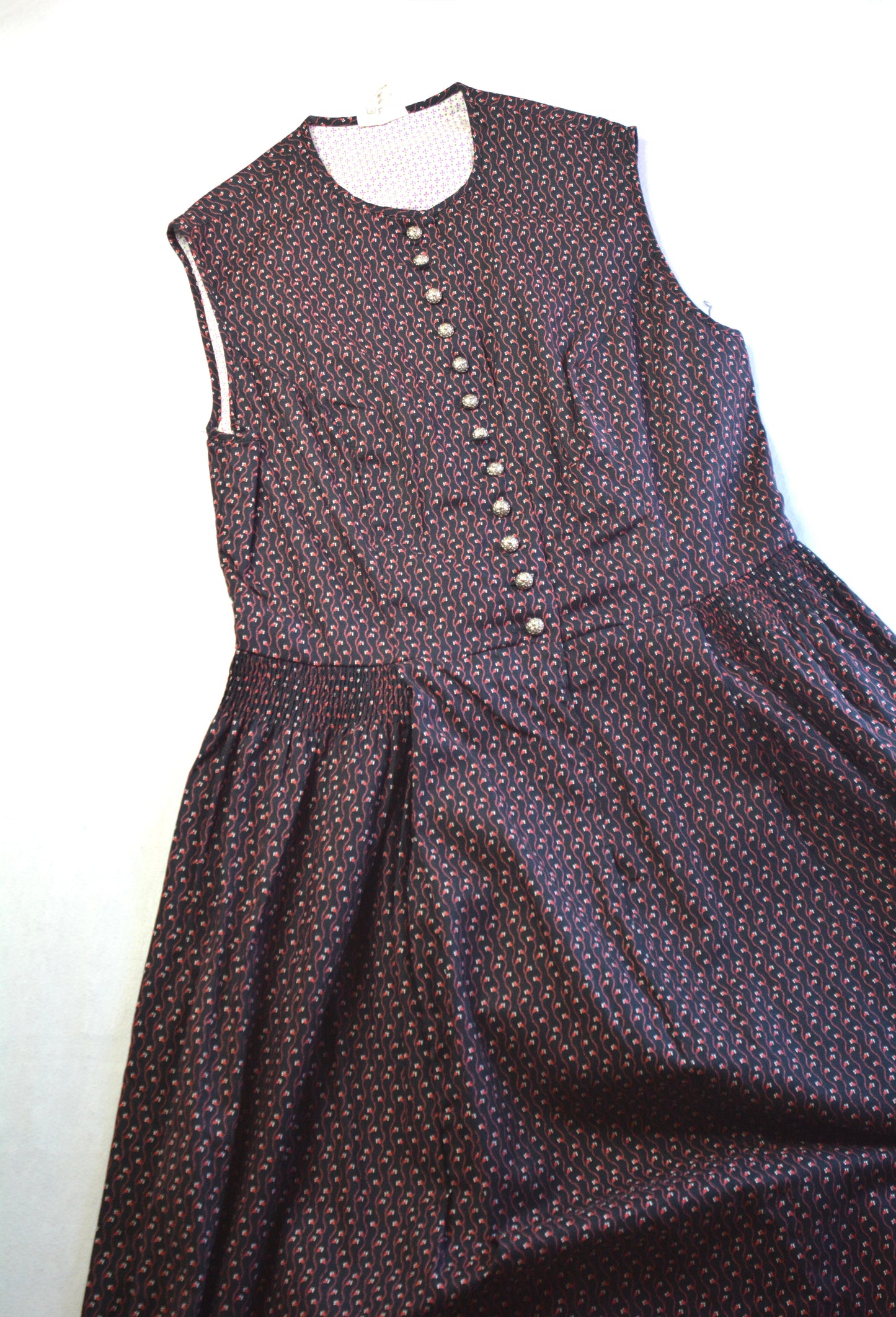 Abito Midi Vintage Folk — Nero Micro-Fantasia Bottoni Argentati