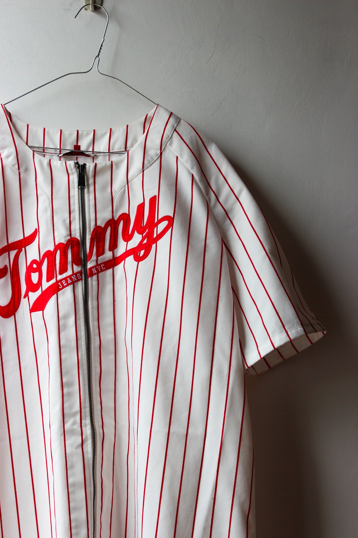 TOMMY JEANS Vintage Abito Baseball Righe Bianco Rosso 85