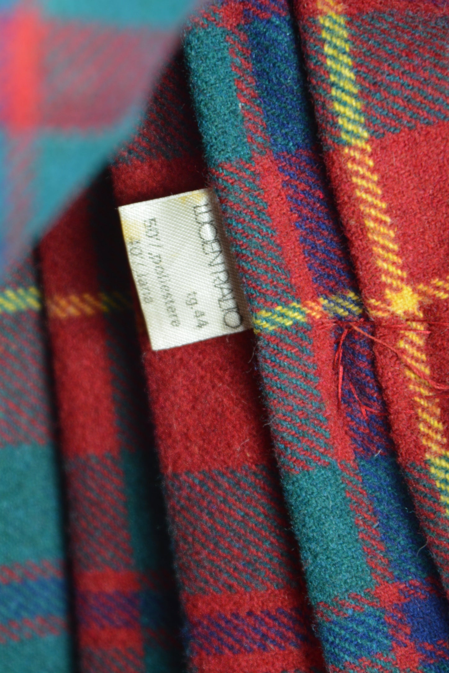 Gonna kilt tartan — dettaglio fibbie in pelle rossa