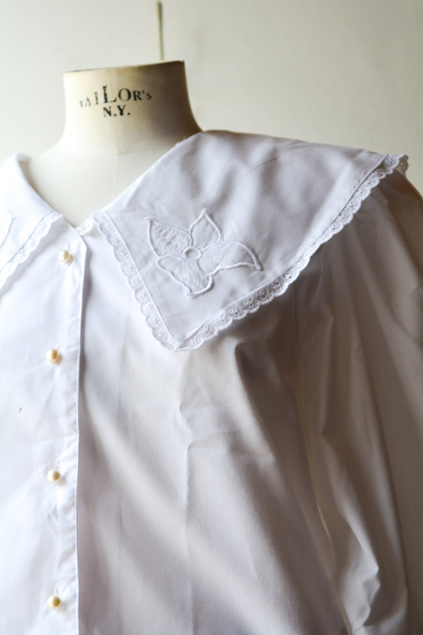 Camicia Vintage Bianca – Maxi Colletto Sailor Ricamato