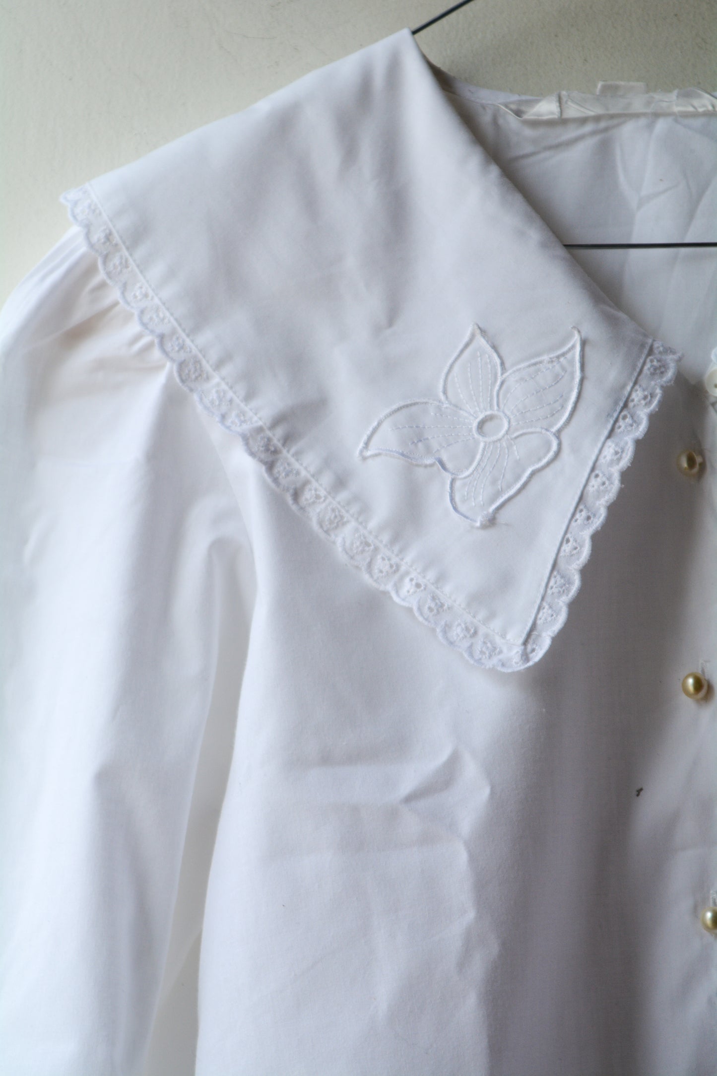 Camicia Vintage Bianca – Maxi Colletto Sailor Ricamato